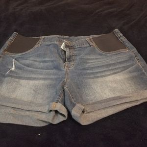 Maternity shorts